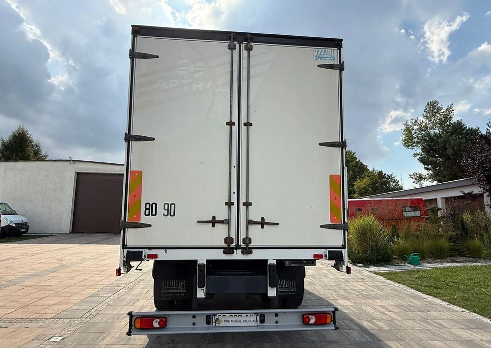 Renault Midlum - Ponyvás teherautó: 5 kép. Renault Midlum - Ponyvás teherautó: 5 kép.