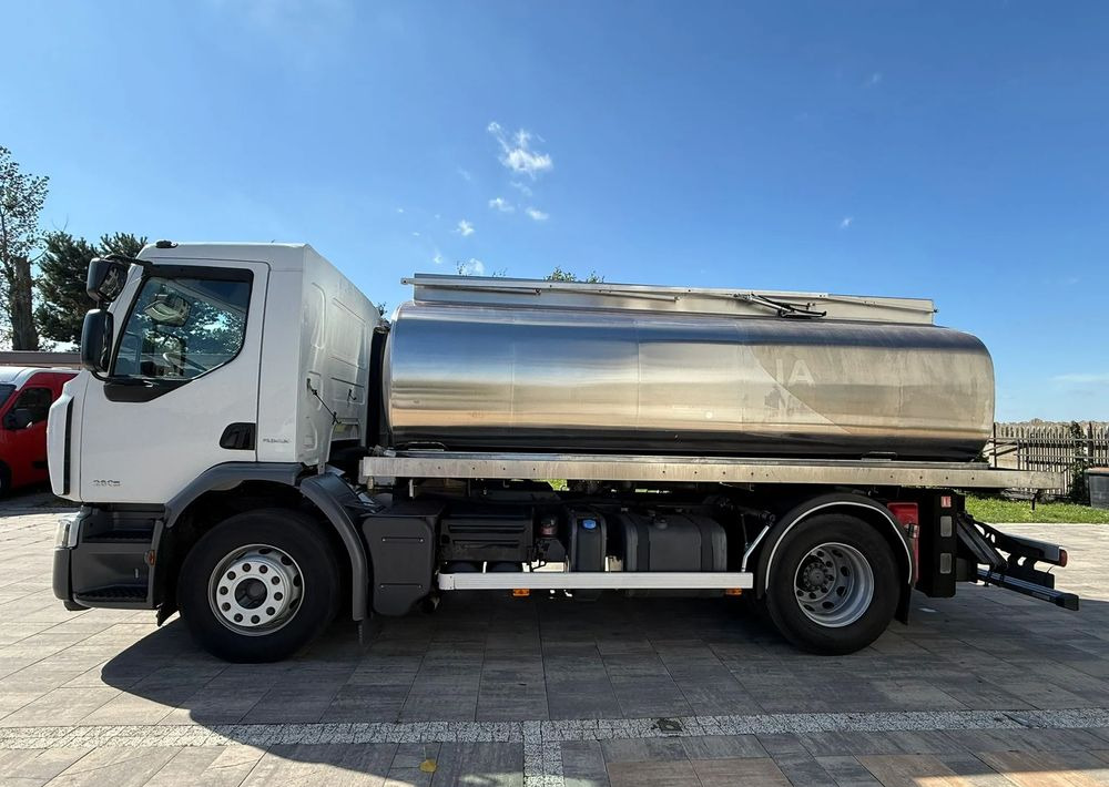 Renault Premium 280 DXI - Tartályos teherautó: 5 kép. Renault Premium 280 DXI - Tartályos teherautó: 5 kép.