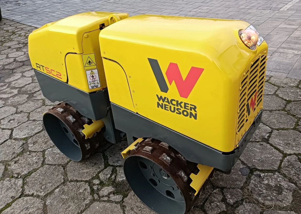 Wacker Neuson RTSC2 - Minihenger: 2 kép. Wacker Neuson RTSC2 - Minihenger: 2 kép.