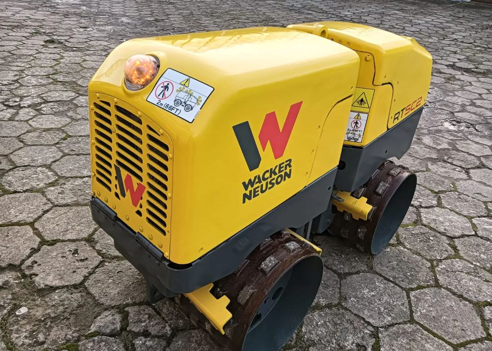 Wacker Neuson RTSC2 - Minihenger: 3 kép. Wacker Neuson RTSC2 - Minihenger: 3 kép.