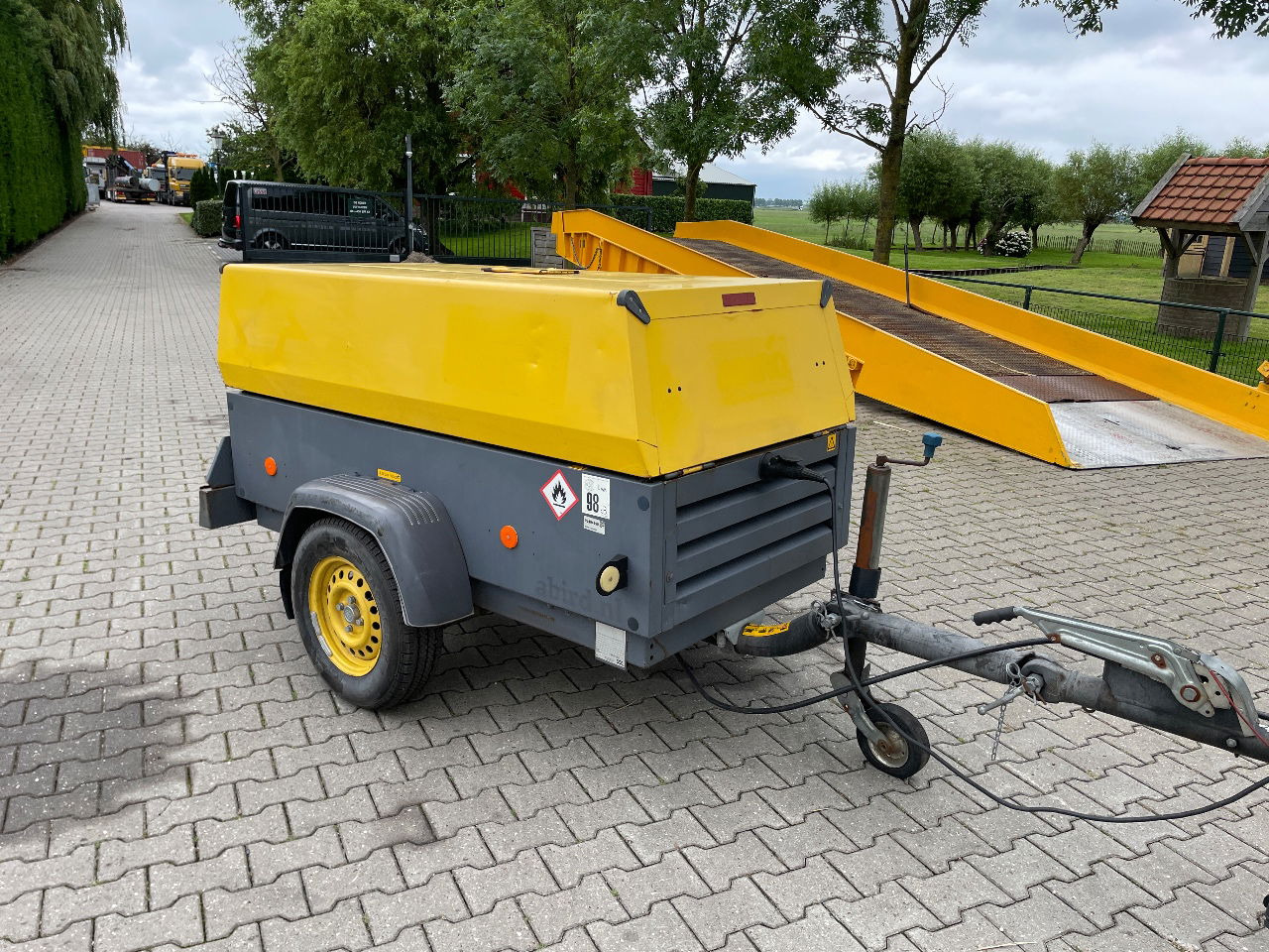 Atlas Copco Xas77 - Légkompresszor: 4 kép. Atlas Copco Xas77 - Légkompresszor: 4 kép.
