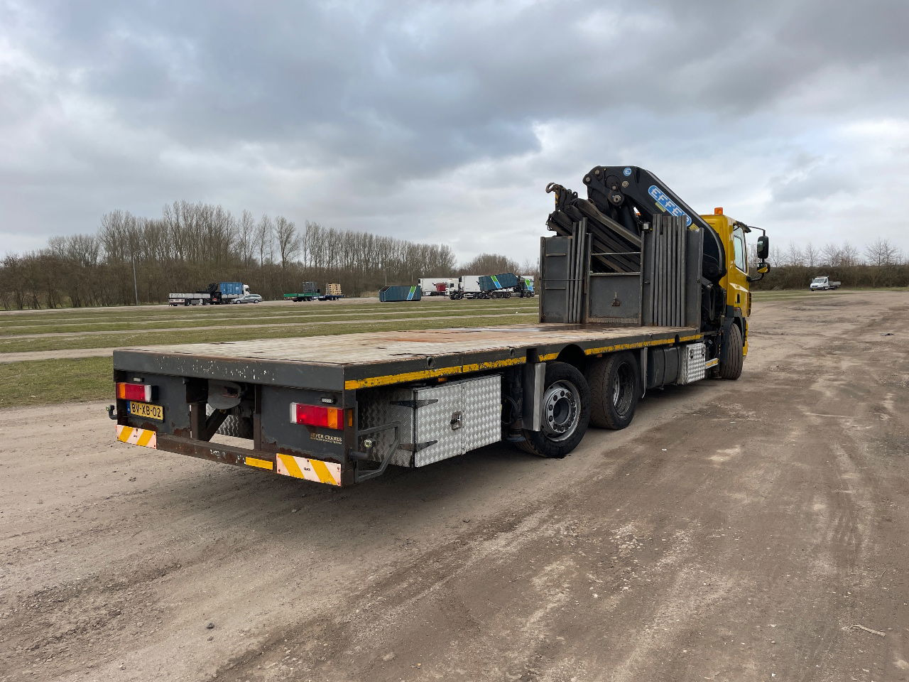 DAF 85.410 Met Effer 470 6s laadkraan ladekran loadercrane crane palfinger hiab fassi - Darus autó: 4 kép. DAF 85.410 Met Effer 470 6s laadkraan ladekran loadercrane crane palfinger hiab fassi - Darus autó: 4 kép.
