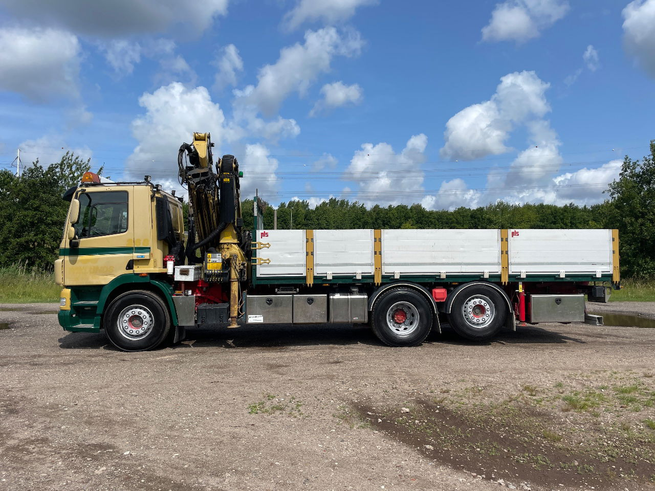 DAF CF 85.360 CF with Palfinger PK26002 with jib crane - Darus autó: 4 kép. DAF CF 85.360 CF with Palfinger PK26002 with jib crane - Darus autó: 4 kép.