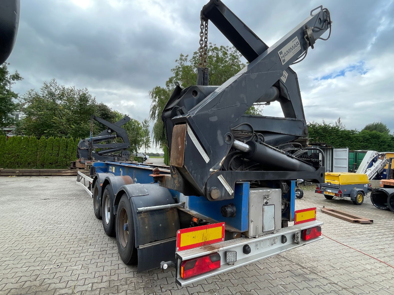 Hammar 151 HS side loader - Félpótkocsi cserefelépítményes: 3 kép. Hammar 151 HS side loader - Félpótkocsi cserefelépítményes: 3 kép.