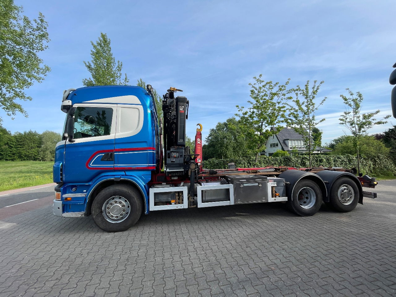 Scania R480 - Cserefelépítményes teherautó, Darus autó: 2 kép. Scania R480 - Cserefelépítményes teherautó, Darus autó: 2 kép.