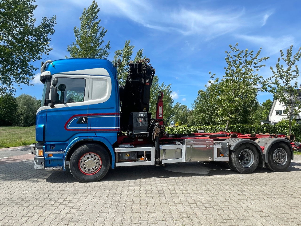 Scania R480 with hiab hookloader and hiab 262 EP5 with remote crane 2019 - Cserefelépítményes teherautó, Darus autó: 2 kép. Scania R480 with hiab hookloader and hiab 262 EP5 with remote crane 2019 - Cserefelépítményes teherautó, Darus autó: 2 kép.
