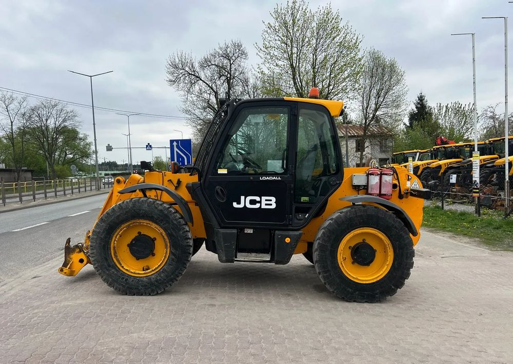 JCB 531-70 - Teleszkópos rakodó: 2 kép. JCB 531-70 - Teleszkópos rakodó: 2 kép.