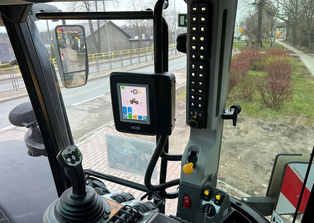 JCB FASTRAC 4220 | 220 KM | 2020 ROK | MAŁO GODZIN | BARDZO DOBRY STAN - Traktor: 4 kép. JCB FASTRAC 4220 | 220 KM | 2020 ROK | MAŁO GODZIN | BARDZO DOBRY STAN - Traktor: 4 kép.