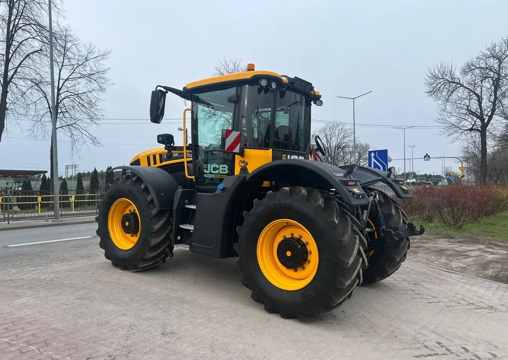 JCB Fastrac 4220 ICON | DEMO |220 KM |2022 ROK - Traktor: 3 kép. JCB Fastrac 4220 ICON | DEMO |220 KM |2022 ROK - Traktor: 3 kép.