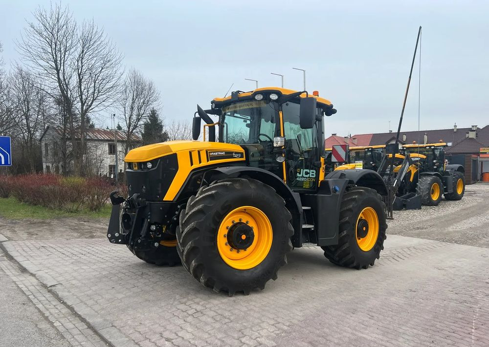 JCB Fastrac 4220 ICON | DEMO |220 KM |2022 ROK - Traktor: 1 kép. JCB Fastrac 4220 ICON | DEMO |220 KM |2022 ROK - Traktor: 1 kép.