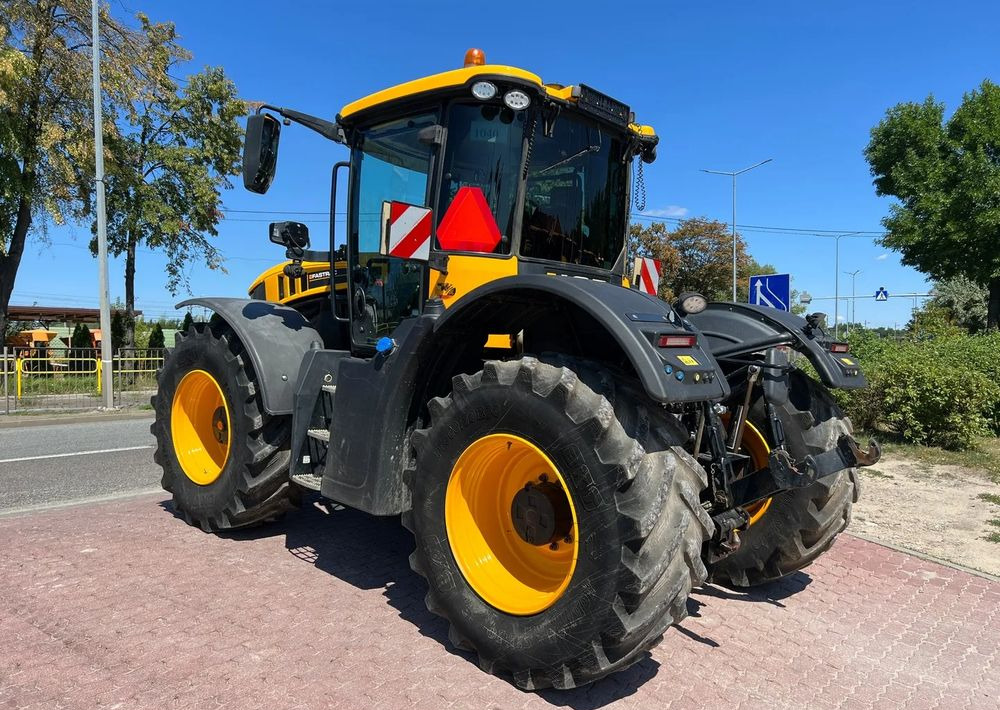 JCB Fastrac 4220 - Traktor: 3 kép. JCB Fastrac 4220 - Traktor: 3 kép.