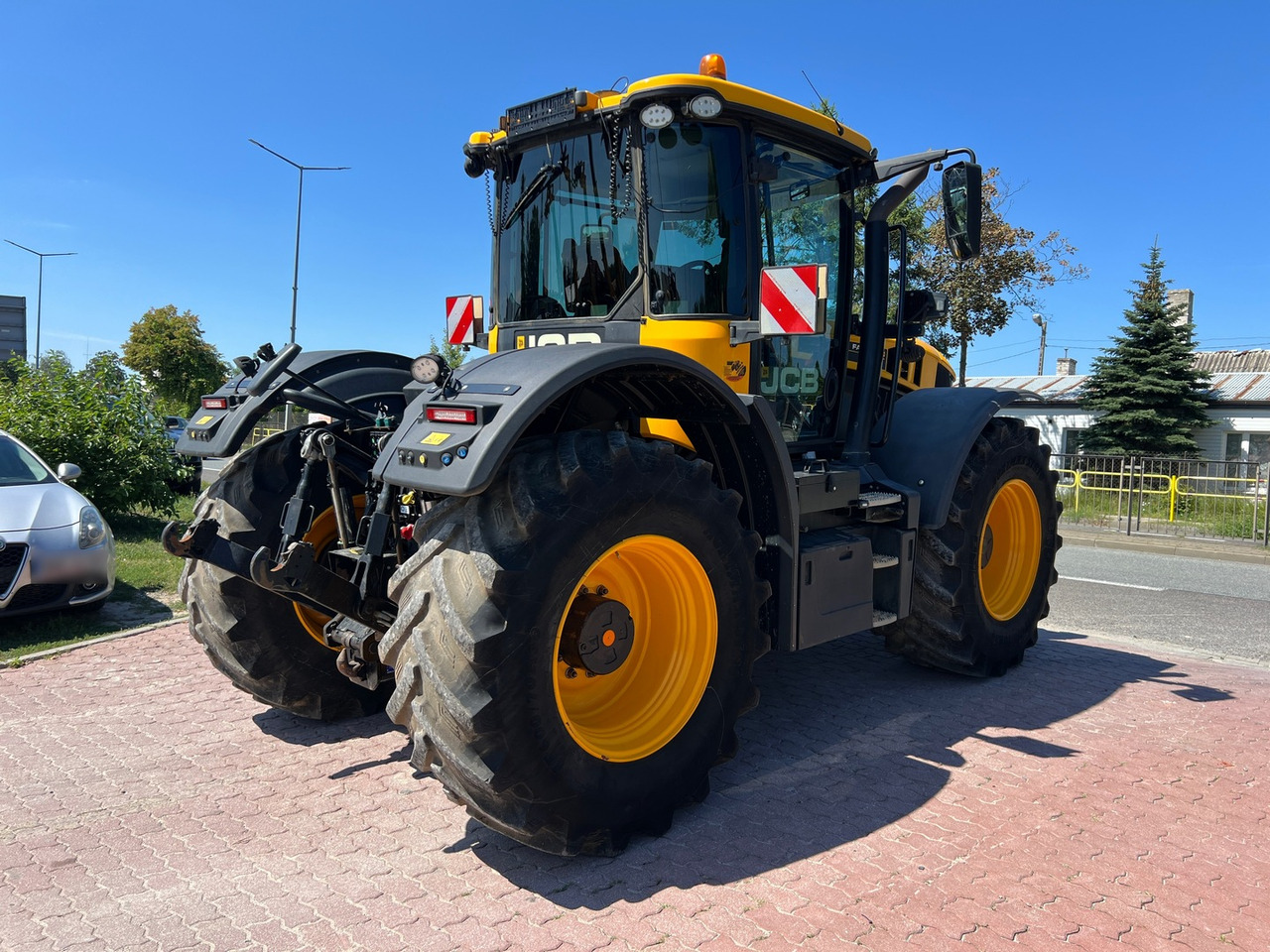 JCB Fastrac 4220 - Traktor: 5 kép. JCB Fastrac 4220 - Traktor: 5 kép.