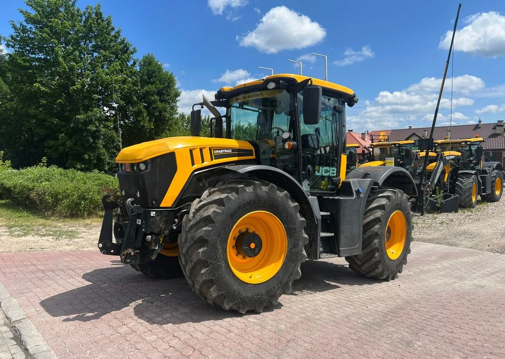 JCB JCB Fastrac 4220 - Traktor: 1 kép. JCB JCB Fastrac 4220 - Traktor: 1 kép.