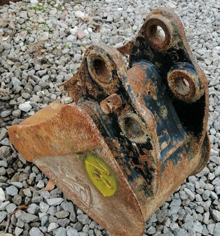 ŁYŻKA KOPIĄCA DO KOPAREK JCB, CAT, VOLVO, KOMATSU, LIEBHERR I INNYCH CENA NA TELEFON - Kotró kanál - Építőipari gépek: 3 kép. ŁYŻKA KOPIĄCA DO KOPAREK JCB, CAT, VOLVO, KOMATSU, LIEBHERR I INNYCH CENA NA TELEFON - Kotró kanál - Építőipari gépek: 3 kép.