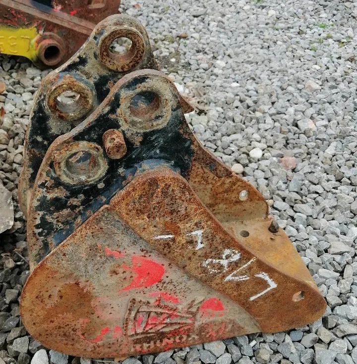 ŁYŻKA KOPIĄCA DO KOPAREK JCB, CAT, VOLVO, KOMATSU, LIEBHERR I INNYCH CENA NA TELEFON - Kotró kanál - Építőipari gépek: 1 kép. ŁYŻKA KOPIĄCA DO KOPAREK JCB, CAT, VOLVO, KOMATSU, LIEBHERR I INNYCH CENA NA TELEFON - Kotró kanál - Építőipari gépek: 1 kép.