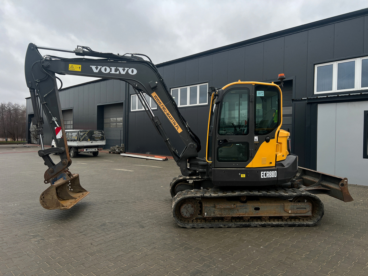 Volvo ECR88D - Lánctalpas kotró: 2 kép. Volvo ECR88D - Lánctalpas kotró: 2 kép.