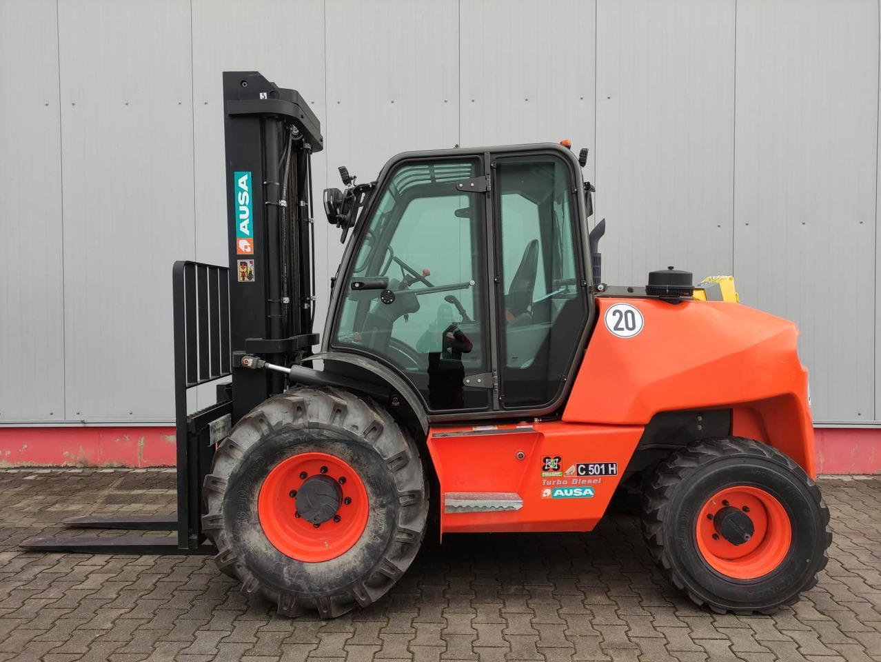 Ausa C 501 HX 4 - Terepjáró képességű targoncá: 1 kép. Ausa C 501 HX 4 - Terepjáró képességű targoncá: 1 kép.