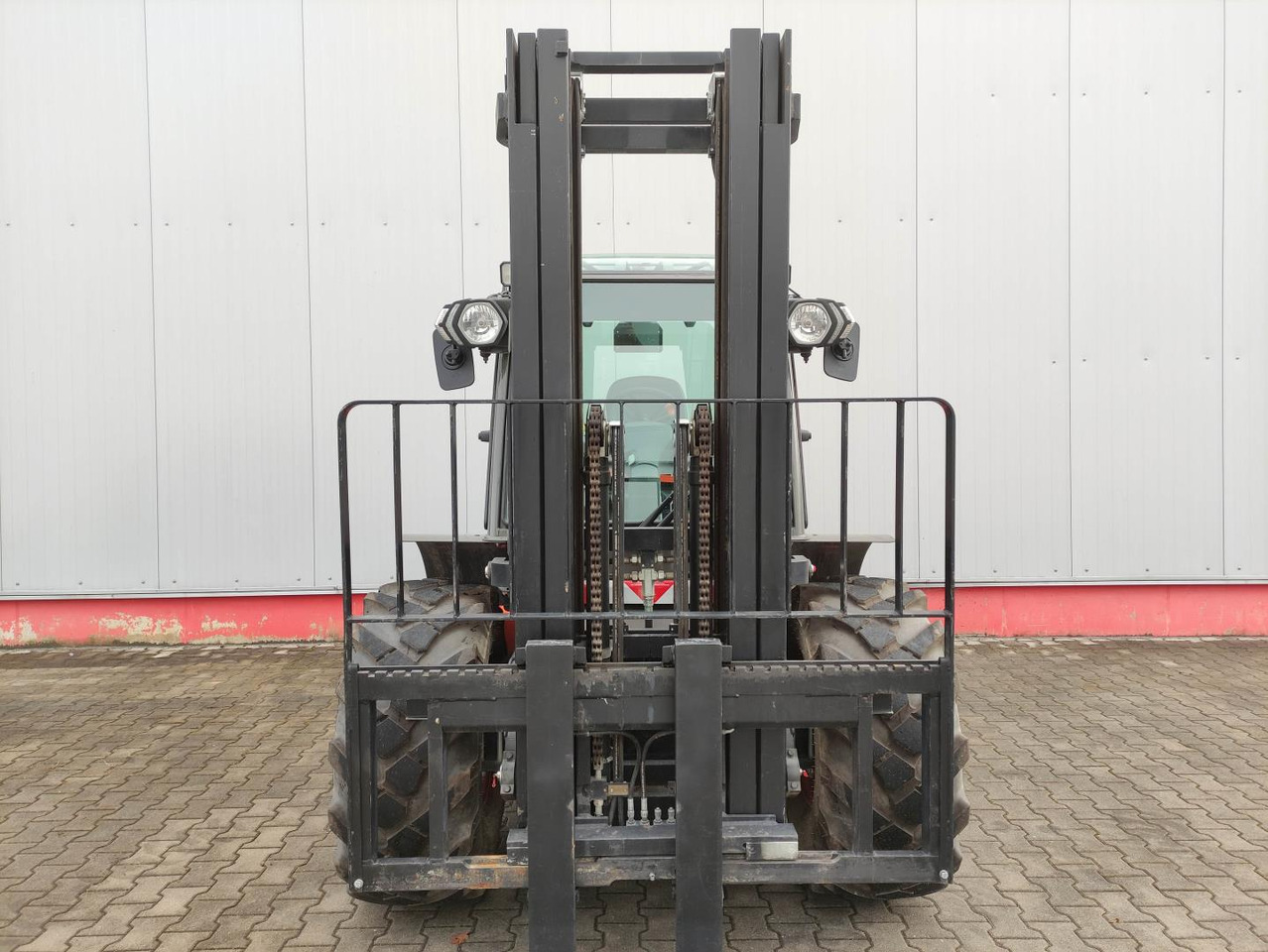 Ausa C 501 HX 4 - Terepjáró képességű targoncá: 4 kép. Ausa C 501 HX 4 - Terepjáró képességű targoncá: 4 kép.
