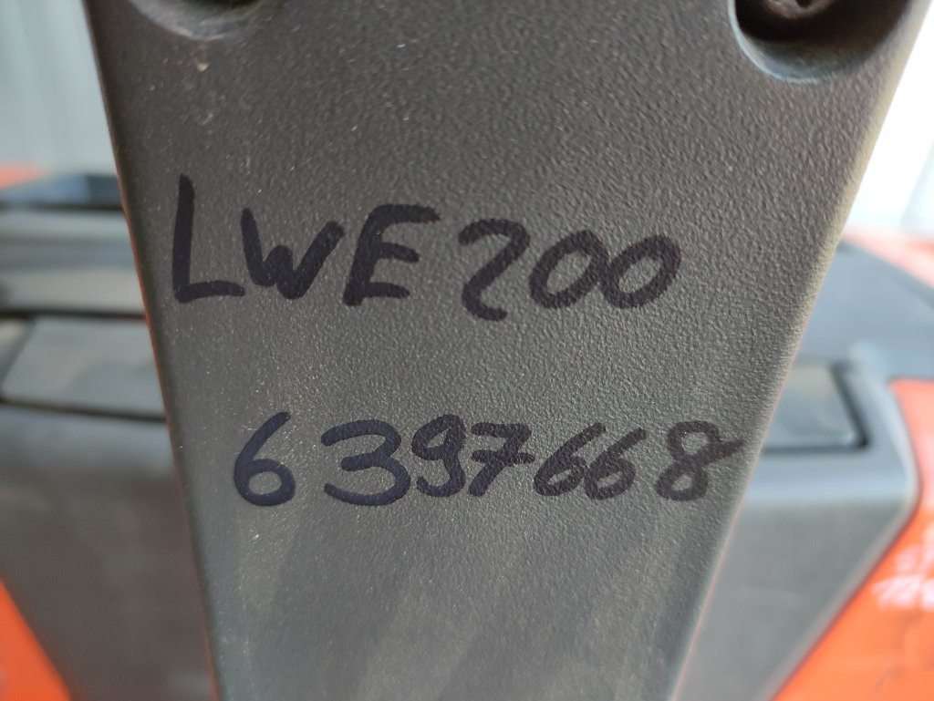 BT LWE200 - Kézi raklapemelő: 5 kép. BT LWE200 - Kézi raklapemelő: 5 kép.