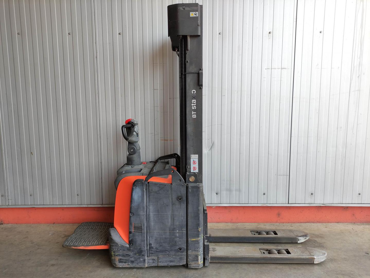 BT SPE140 L - Emelőtargoncá: 2 kép. BT SPE140 L - Emelőtargoncá: 2 kép.