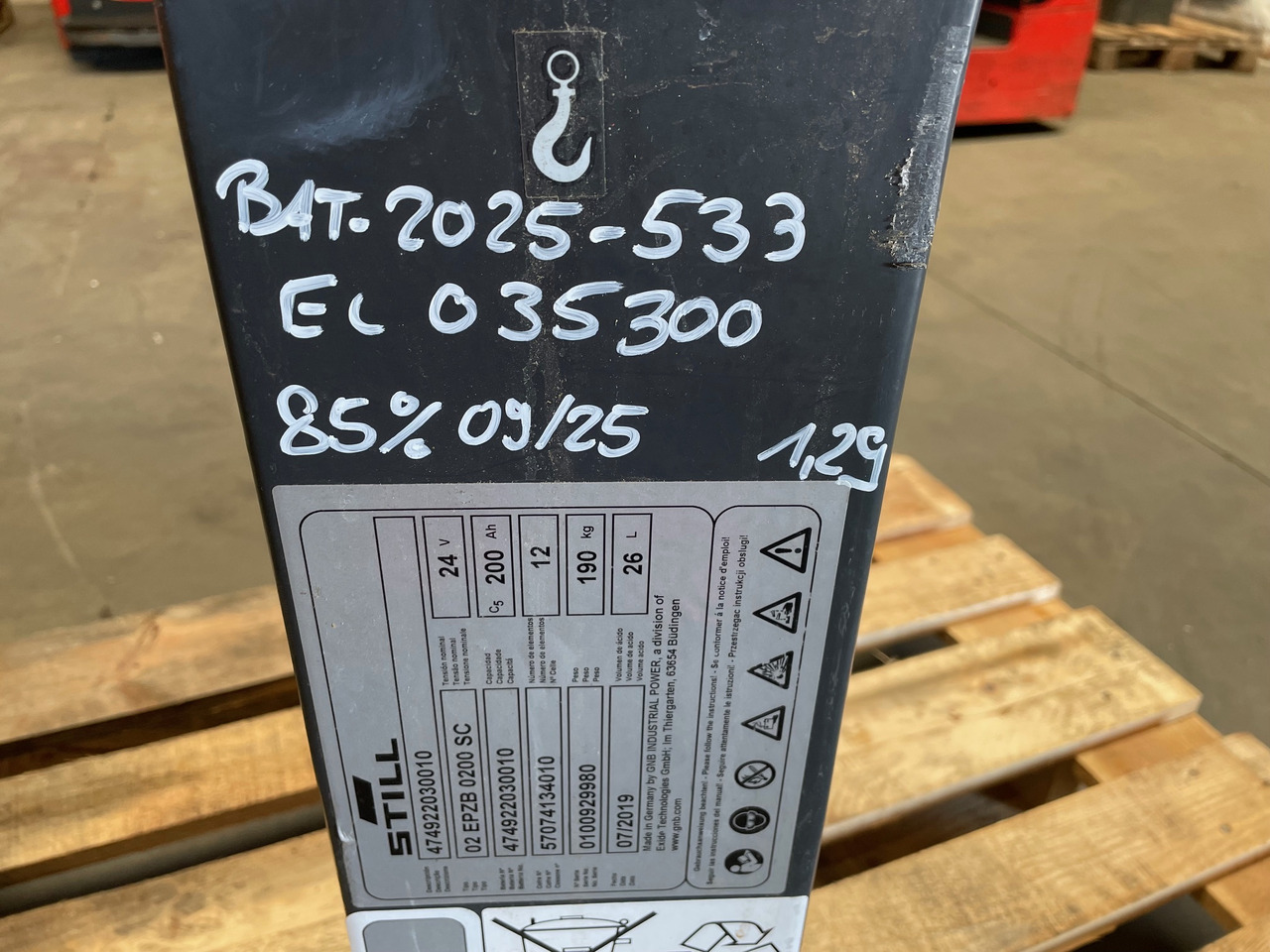Exide 24 Volt I 2EPzB 200 - Akkumulátor - Anyagmozgató gép: 5 kép. Exide 24 Volt I 2EPzB 200 - Akkumulátor - Anyagmozgató gép: 5 kép.