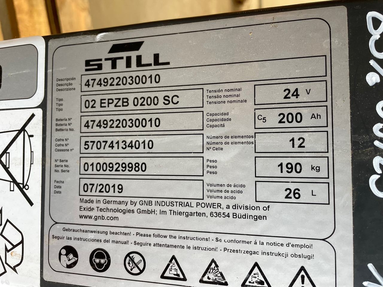 Exide 24 Volt I 2EPzB 200 - Akkumulátor - Anyagmozgató gép: 2 kép. Exide 24 Volt I 2EPzB 200 - Akkumulátor - Anyagmozgató gép: 2 kép.