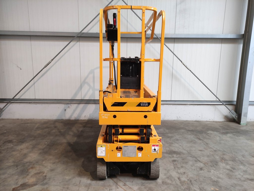 Haulotte OPTIMUM8 - Ollós emelő: 3 kép. Haulotte OPTIMUM8 - Ollós emelő: 3 kép.