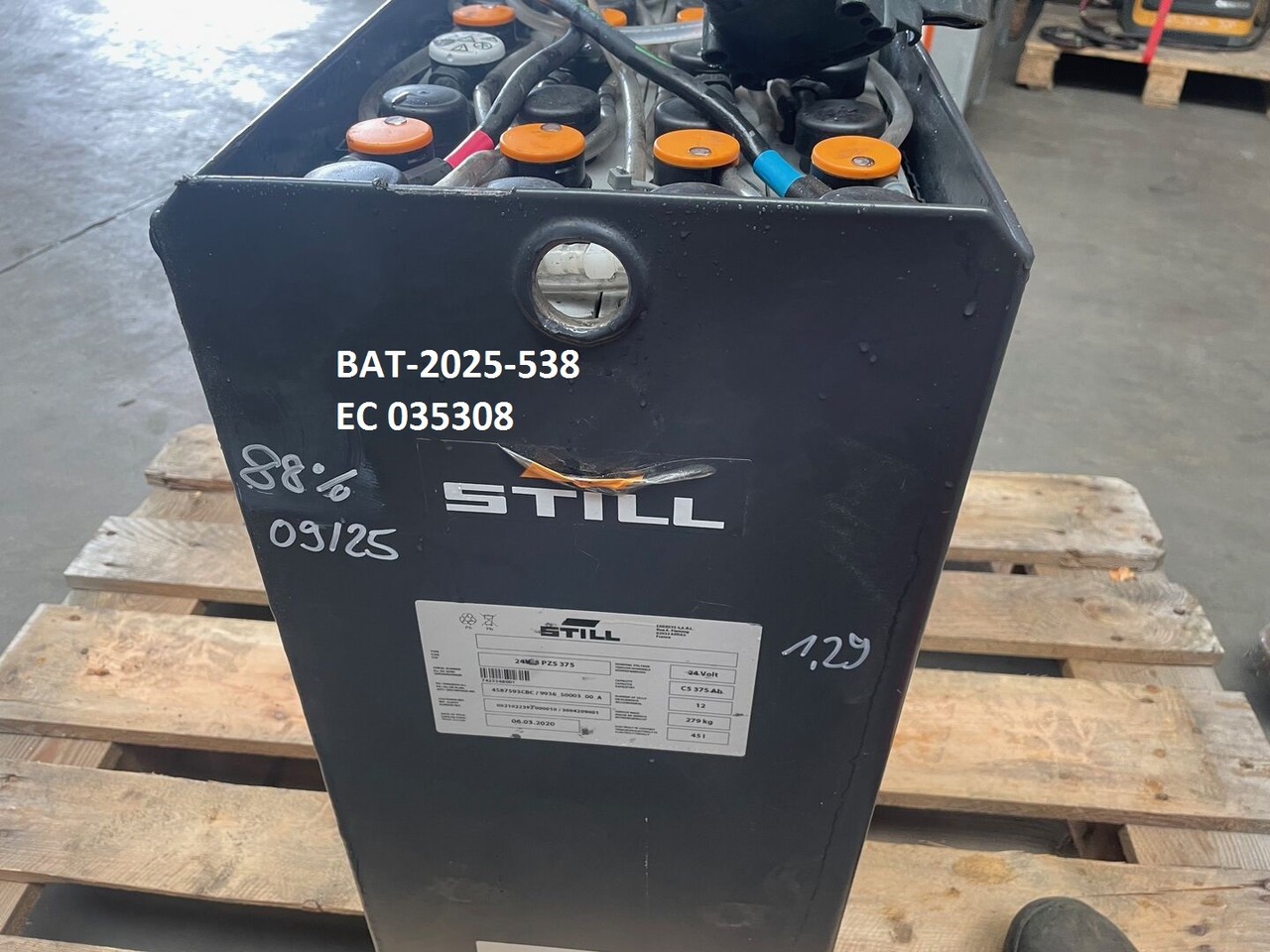 Hawker 24 Volt I 3 PZS 375 - Akkumulátor - Anyagmozgató gép: 5 kép. Hawker 24 Volt I 3 PZS 375 - Akkumulátor - Anyagmozgató gép: 5 kép.