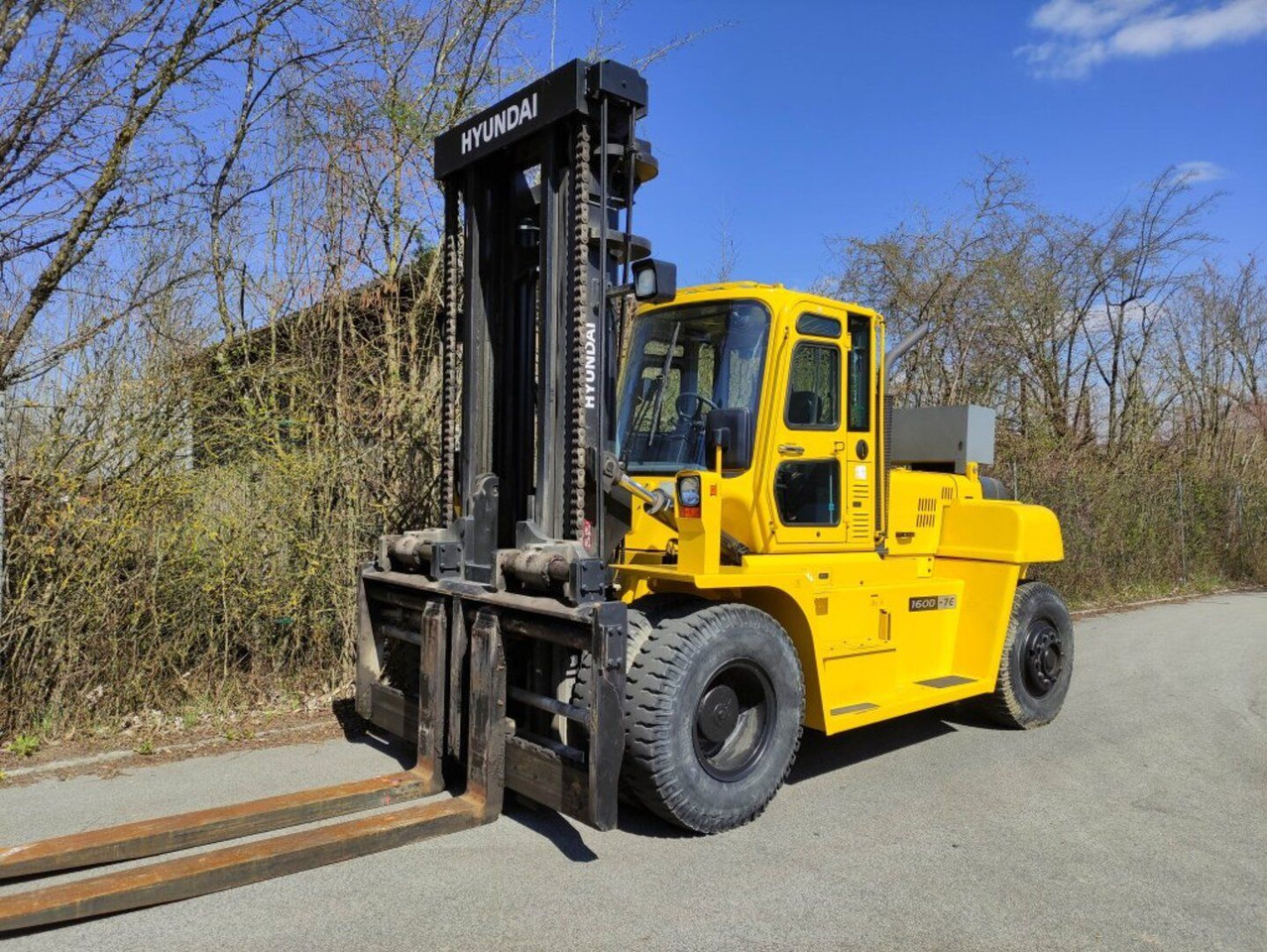 Hyundai 160D-7E - Konténer targoncá: 5 kép. Hyundai 160D-7E - Konténer targoncá: 5 kép.