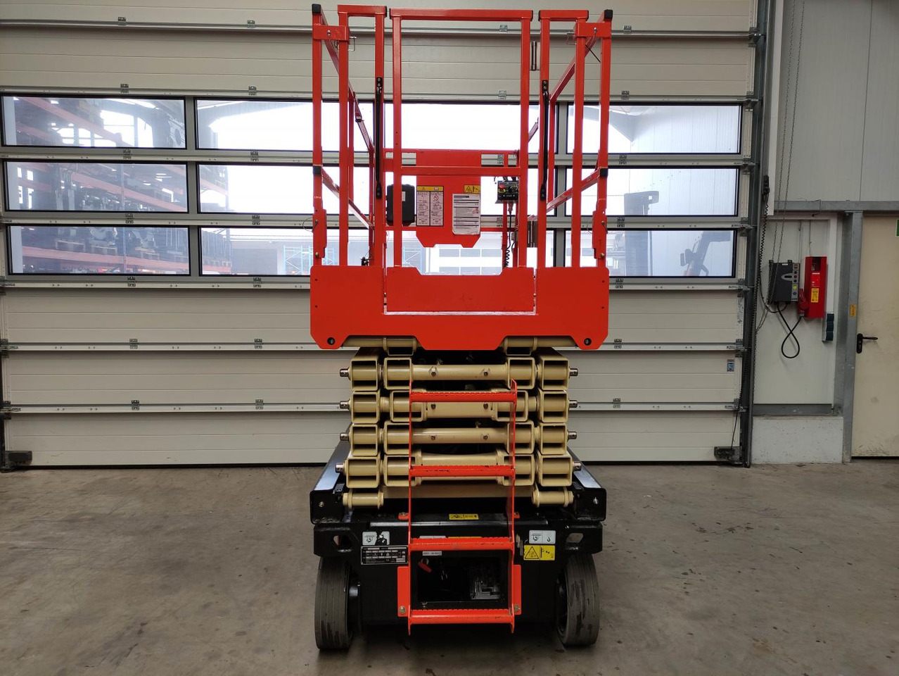 JLG 4045R - Ollós emelő: 4 kép. JLG 4045R - Ollós emelő: 4 kép.