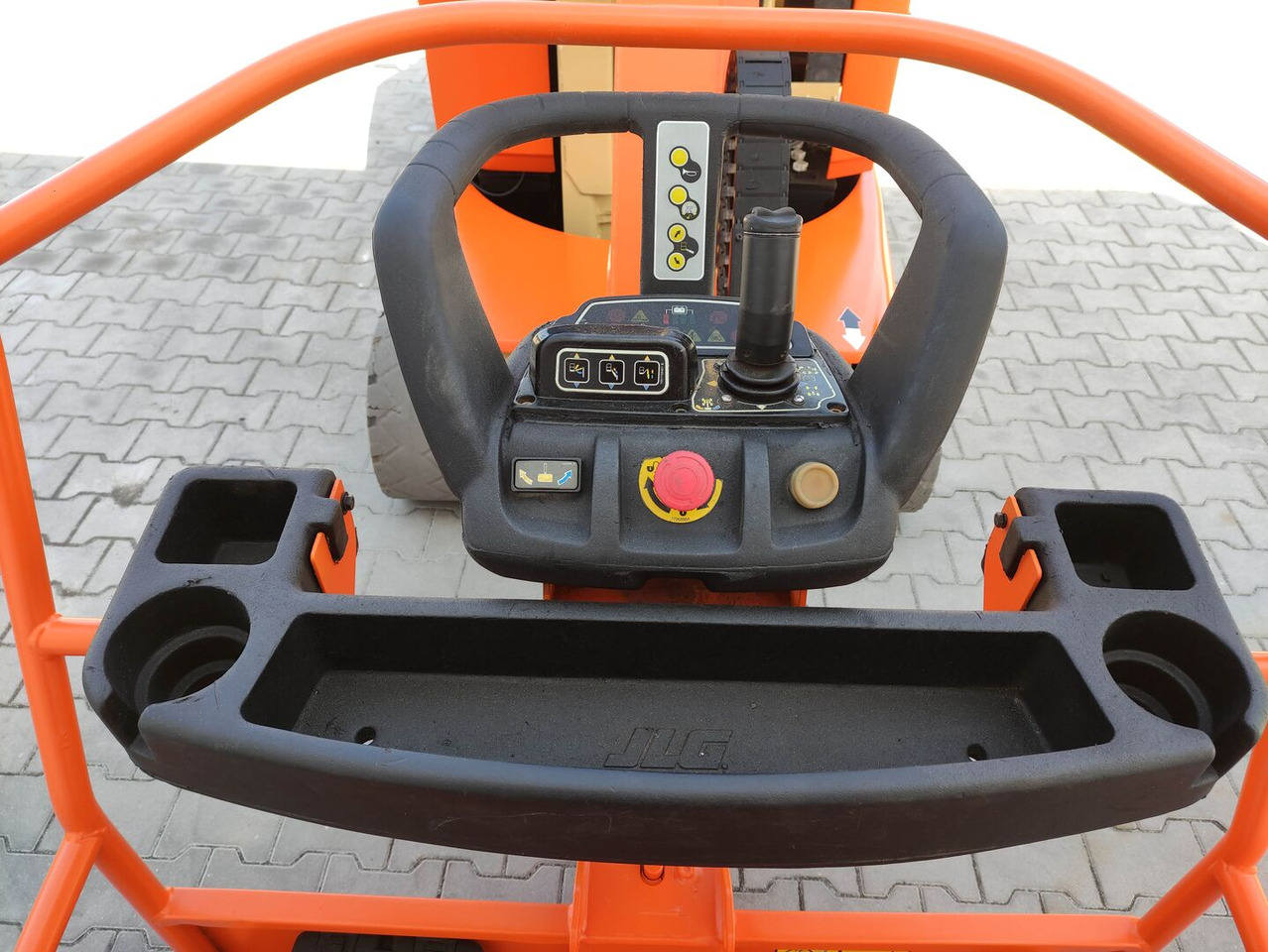JLG Toucan 12 E (LACK NEU) - Oszlopos személyemelő: 5 kép. JLG Toucan 12 E (LACK NEU) - Oszlopos személyemelő: 5 kép.