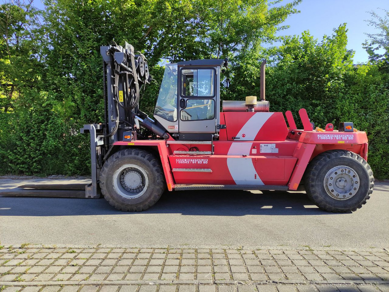 Kalmar DCD250-12 LB - Dízel targonca: 1 kép. Kalmar DCD250-12 LB - Dízel targonca: 1 kép.
