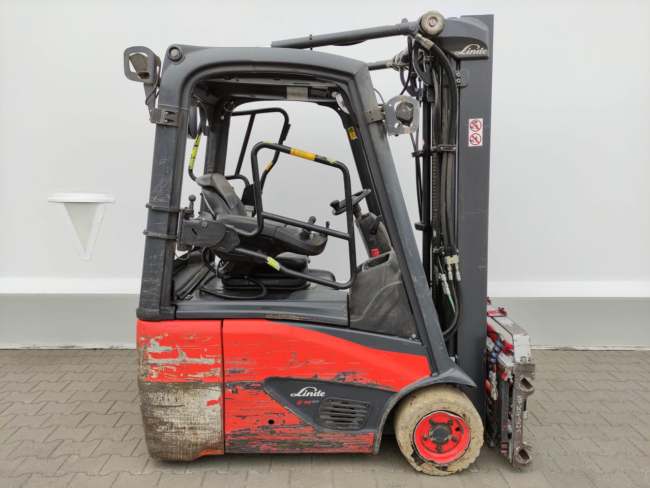 Linde E14-02-386-EVO - Elektromos targonca: 2 kép. Linde E14-02-386-EVO - Elektromos targonca: 2 kép.