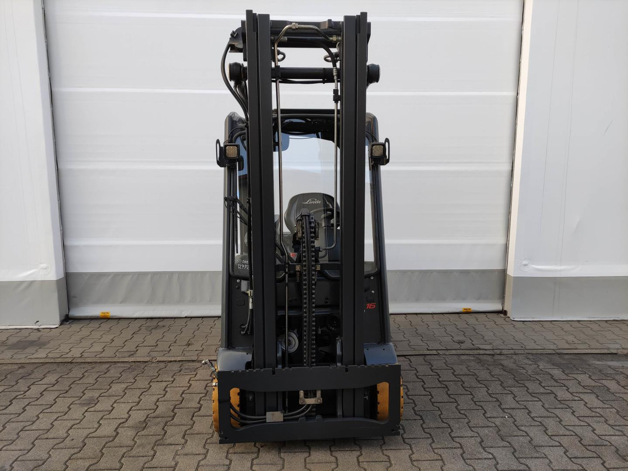 Linde E16-02-386-EVO - Elektromos targonca: 3 kép. Linde E16-02-386-EVO - Elektromos targonca: 3 kép.
