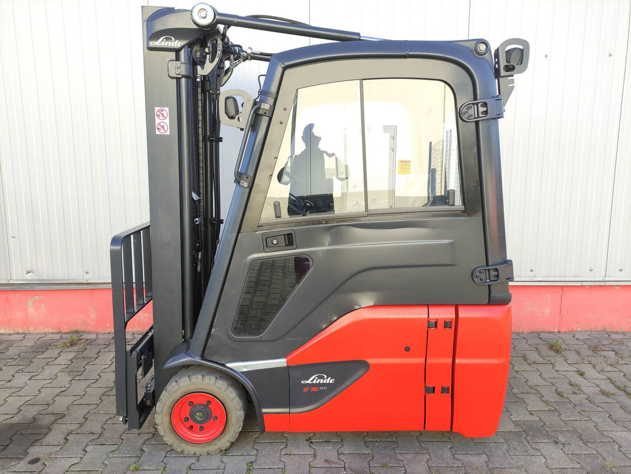 Linde E16-02-386 EVO - Elektromos targonca: 1 kép. Linde E16-02-386 EVO - Elektromos targonca: 1 kép.