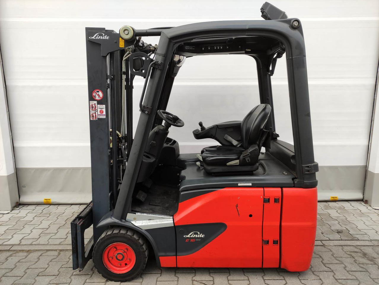 Linde E16-02-386-EVO - Elektromos targonca: 1 kép. Linde E16-02-386-EVO - Elektromos targonca: 1 kép.