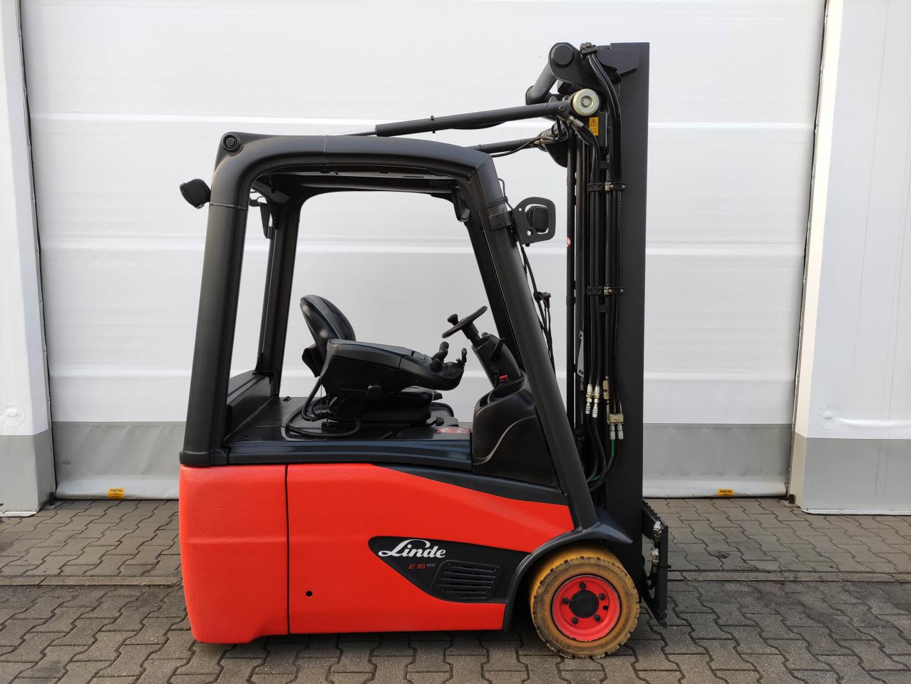 Linde E16-02-386-EVO - Elektromos targonca: 2 kép. Linde E16-02-386-EVO - Elektromos targonca: 2 kép.