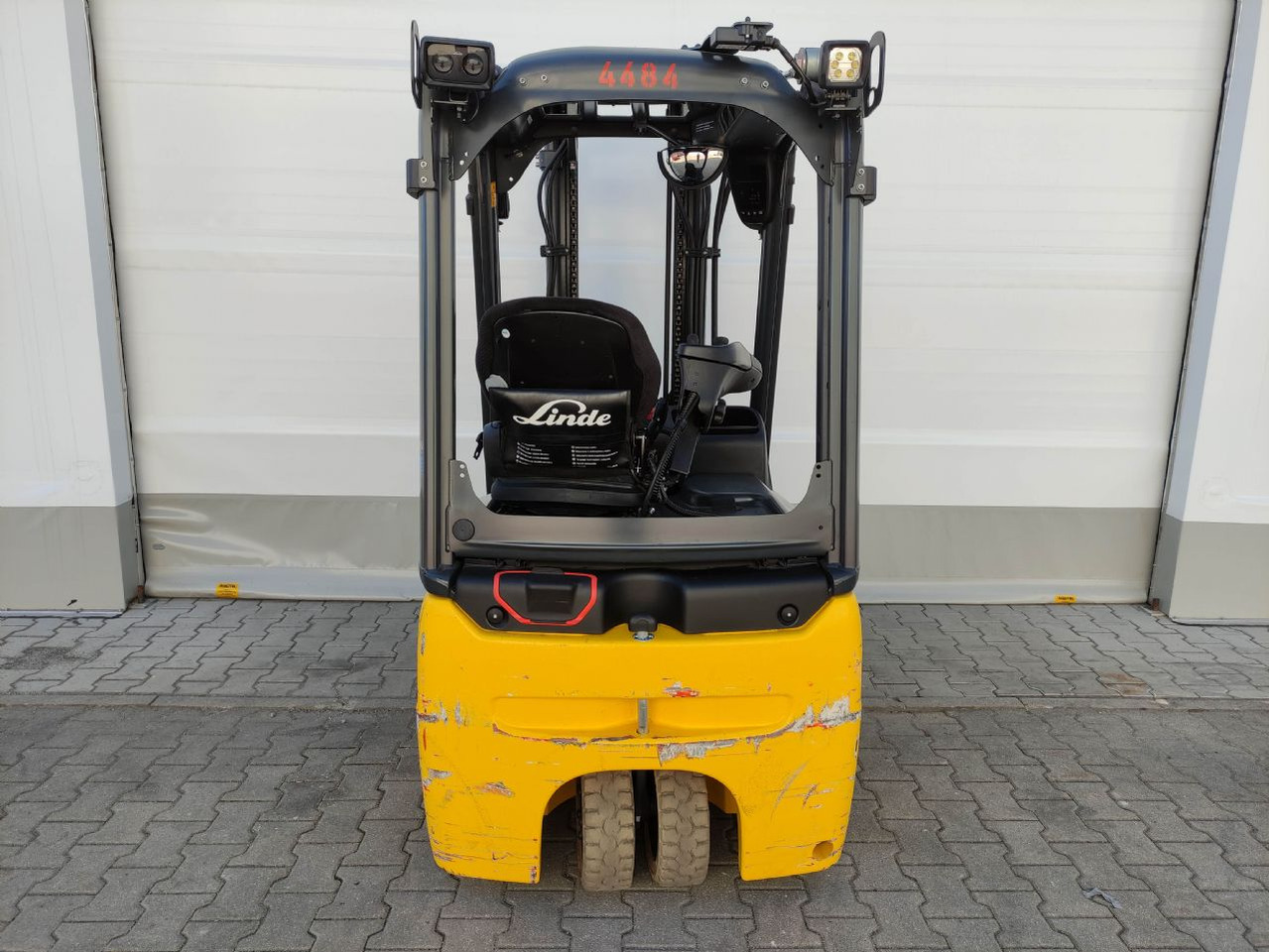 Linde E16C-02-386 EVO - Elektromos targonca: 4 kép. Linde E16C-02-386 EVO - Elektromos targonca: 4 kép.