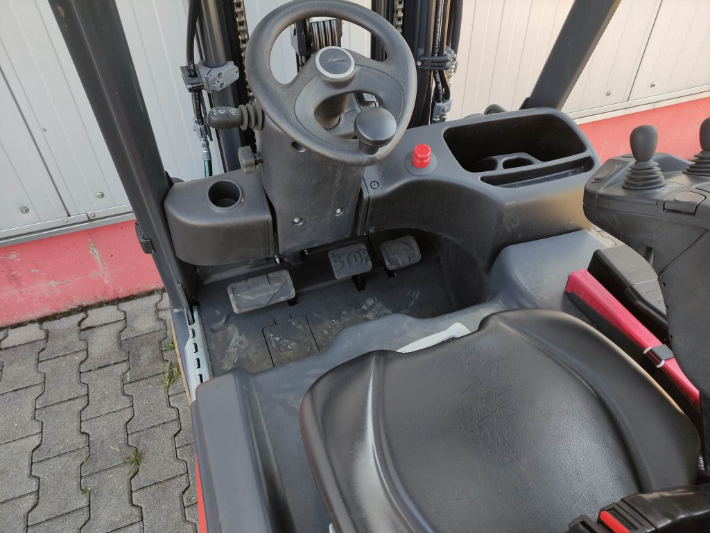 Linde E16C-02-386 EVO - Elektromos targonca: 5 kép. Linde E16C-02-386 EVO - Elektromos targonca: 5 kép.