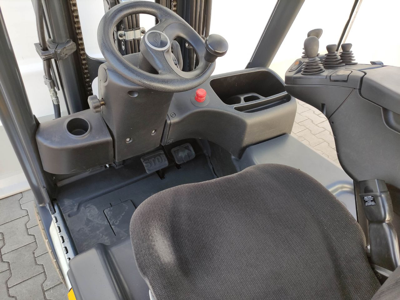 Linde E16C-02-386 EVO - Elektromos targonca: 5 kép. Linde E16C-02-386 EVO - Elektromos targonca: 5 kép.