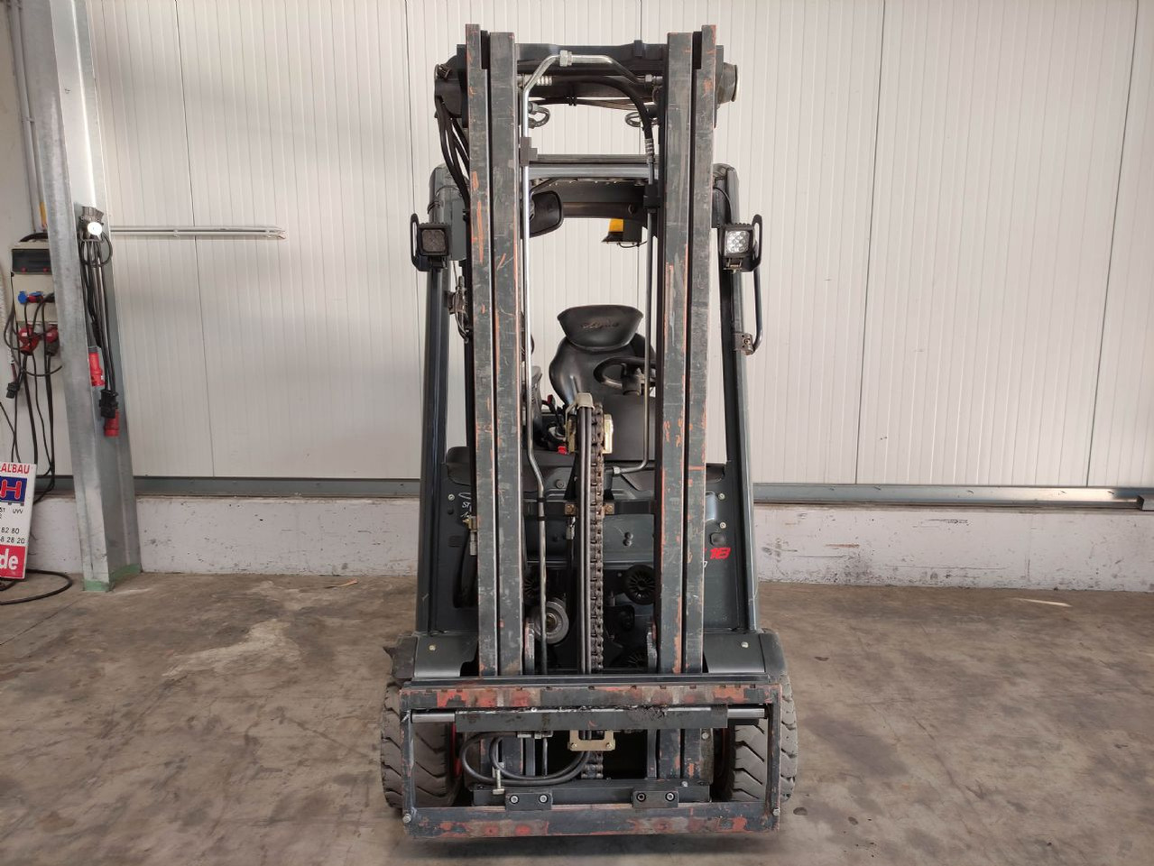 Linde E18L-02-386 - Elektromos targonca: 3 kép. Linde E18L-02-386 - Elektromos targonca: 3 kép.