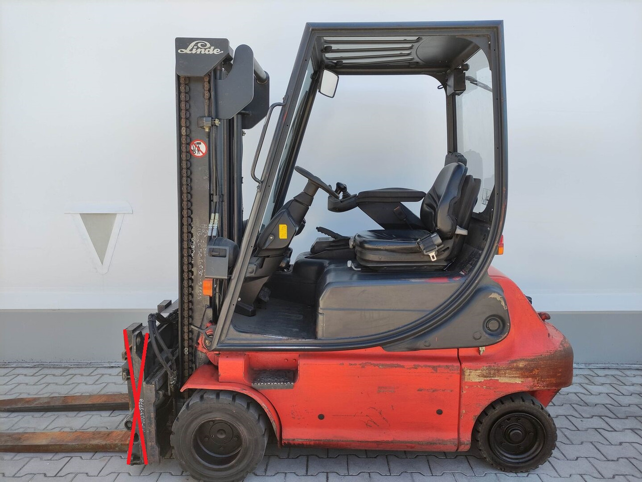 Linde E20P-02-335 - Elektromos targonca: 1 kép. Linde E20P-02-335 - Elektromos targonca: 1 kép.