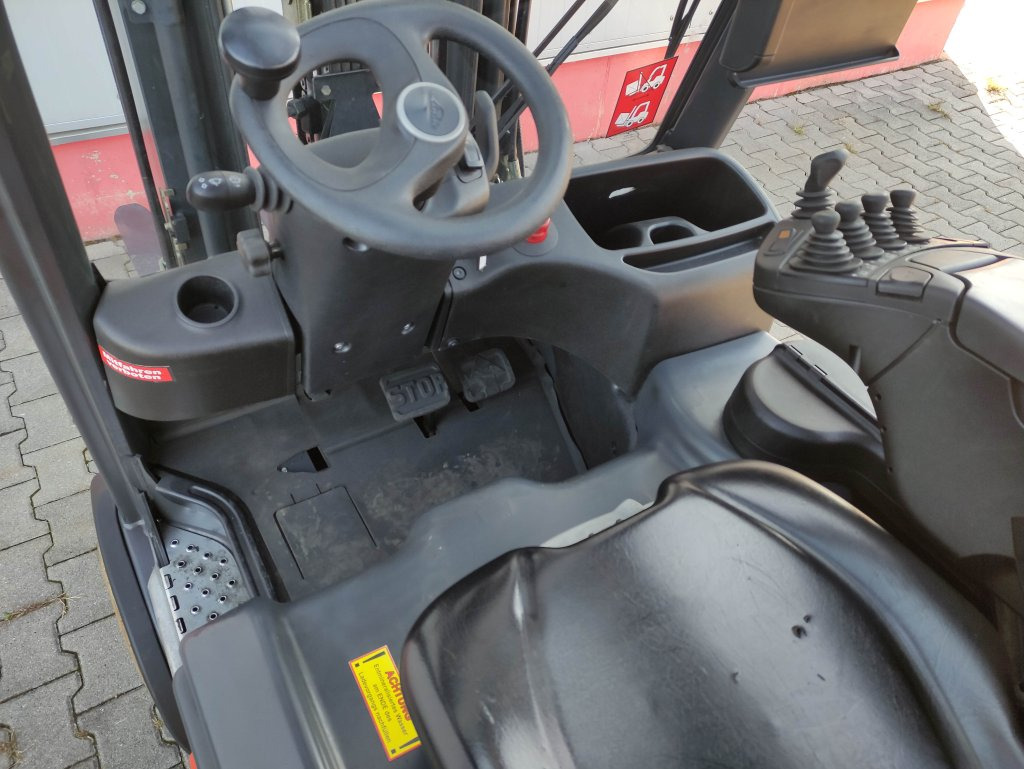 Linde E20P-02-386 EVO - Elektromos targonca: 5 kép. Linde E20P-02-386 EVO - Elektromos targonca: 5 kép.
