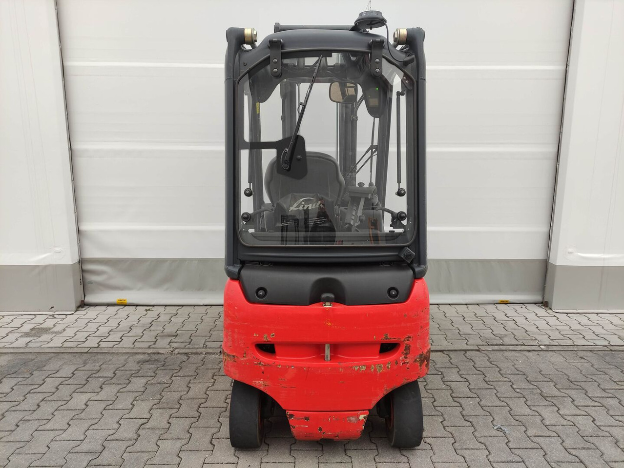 Linde E20PH-01-386 - Elektromos targonca: 4 kép. Linde E20PH-01-386 - Elektromos targonca: 4 kép.