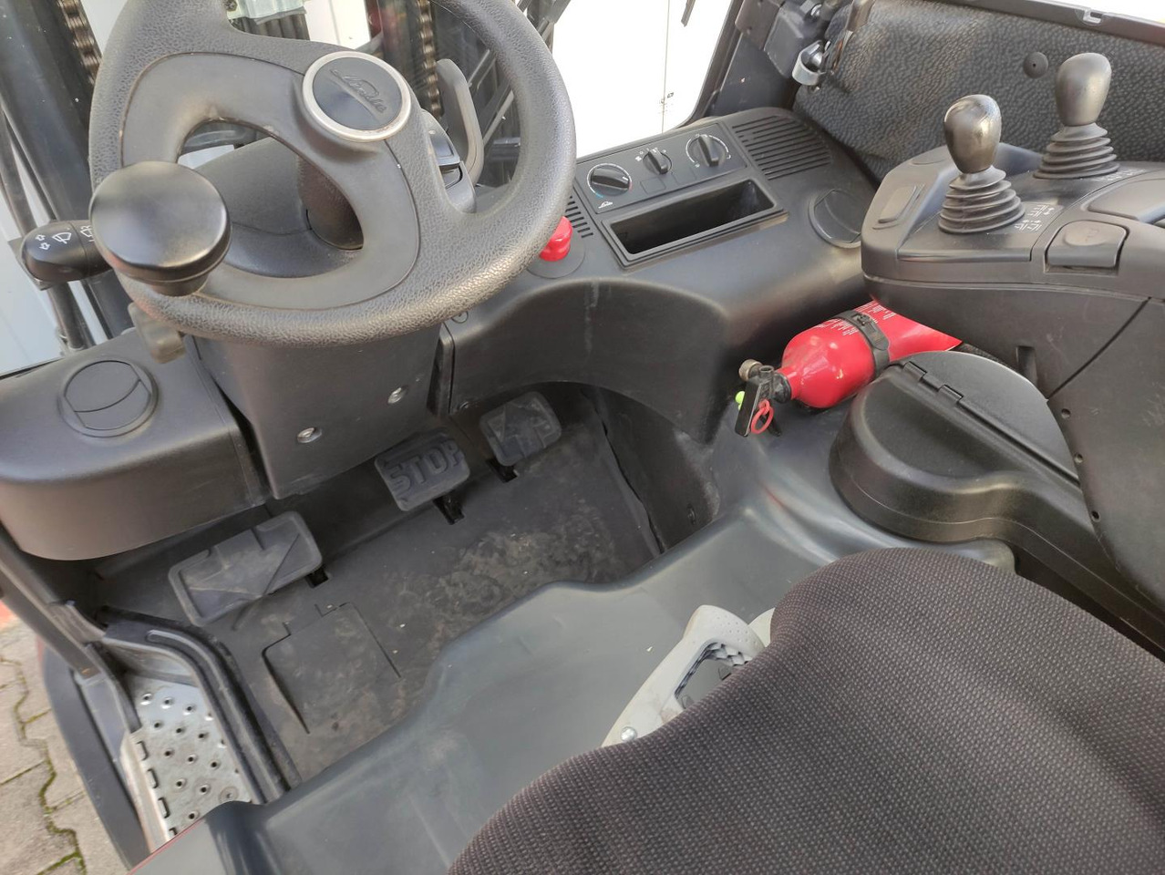 Linde E20PH-02-386-EVO - Elektromos targonca: 5 kép. Linde E20PH-02-386-EVO - Elektromos targonca: 5 kép.