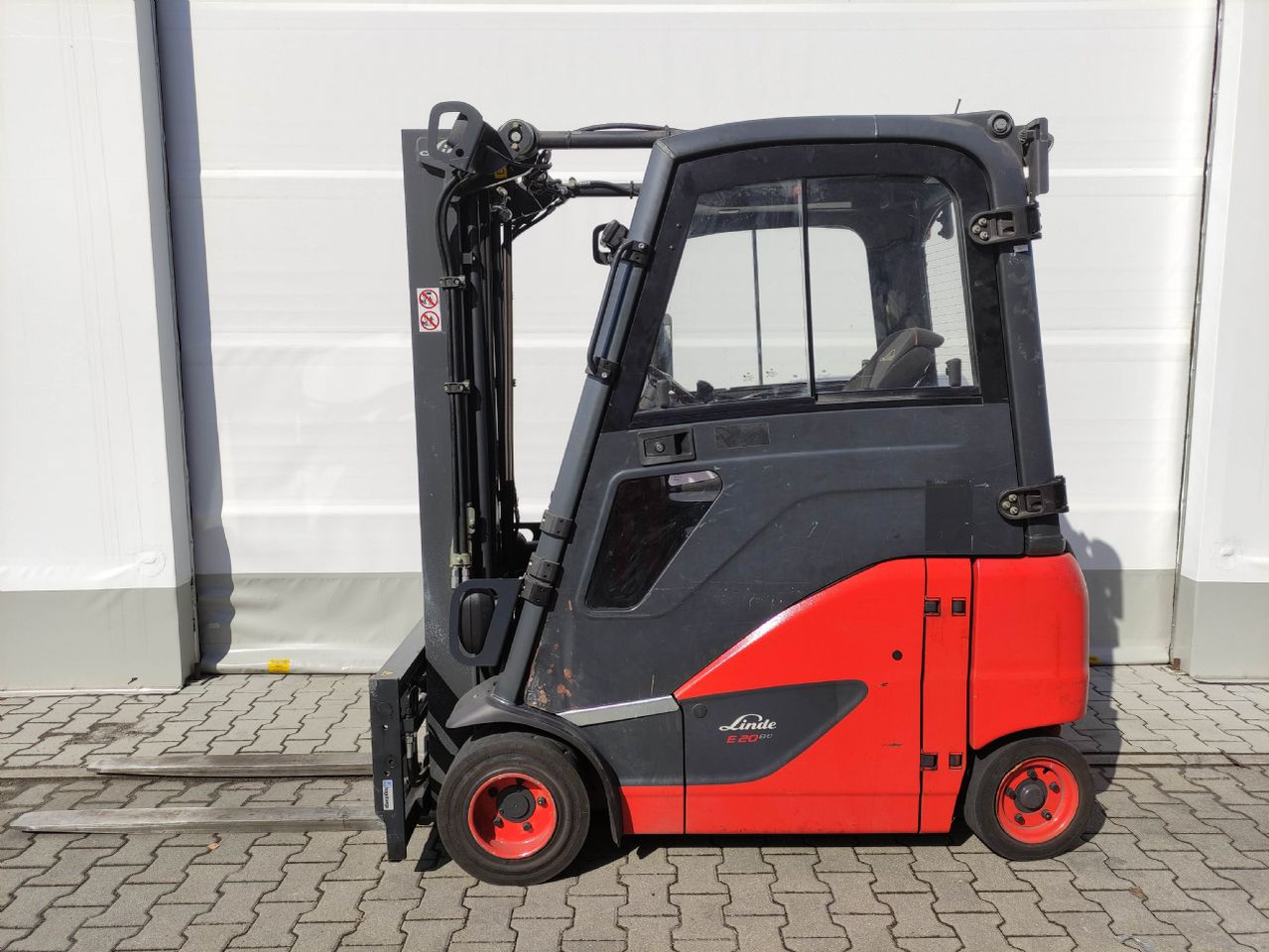 Linde E20PH-02-386 - Elektromos targonca: 1 kép. Linde E20PH-02-386 - Elektromos targonca: 1 kép.