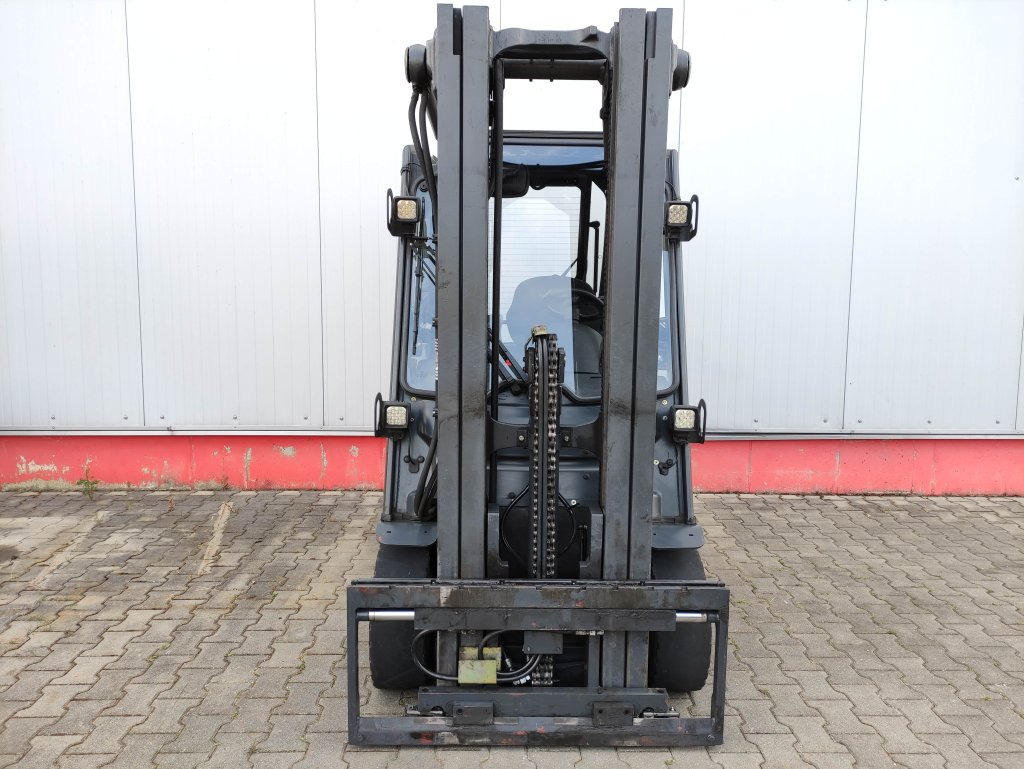 Linde E30L-01-387 - Elektromos targonca: 3 kép. Linde E30L-01-387 - Elektromos targonca: 3 kép.