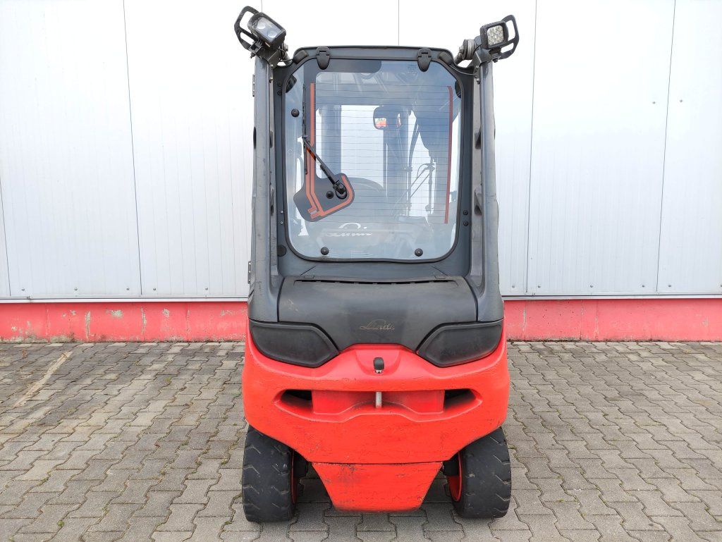 Linde E30L-01-387 - Elektromos targonca: 4 kép. Linde E30L-01-387 - Elektromos targonca: 4 kép.
