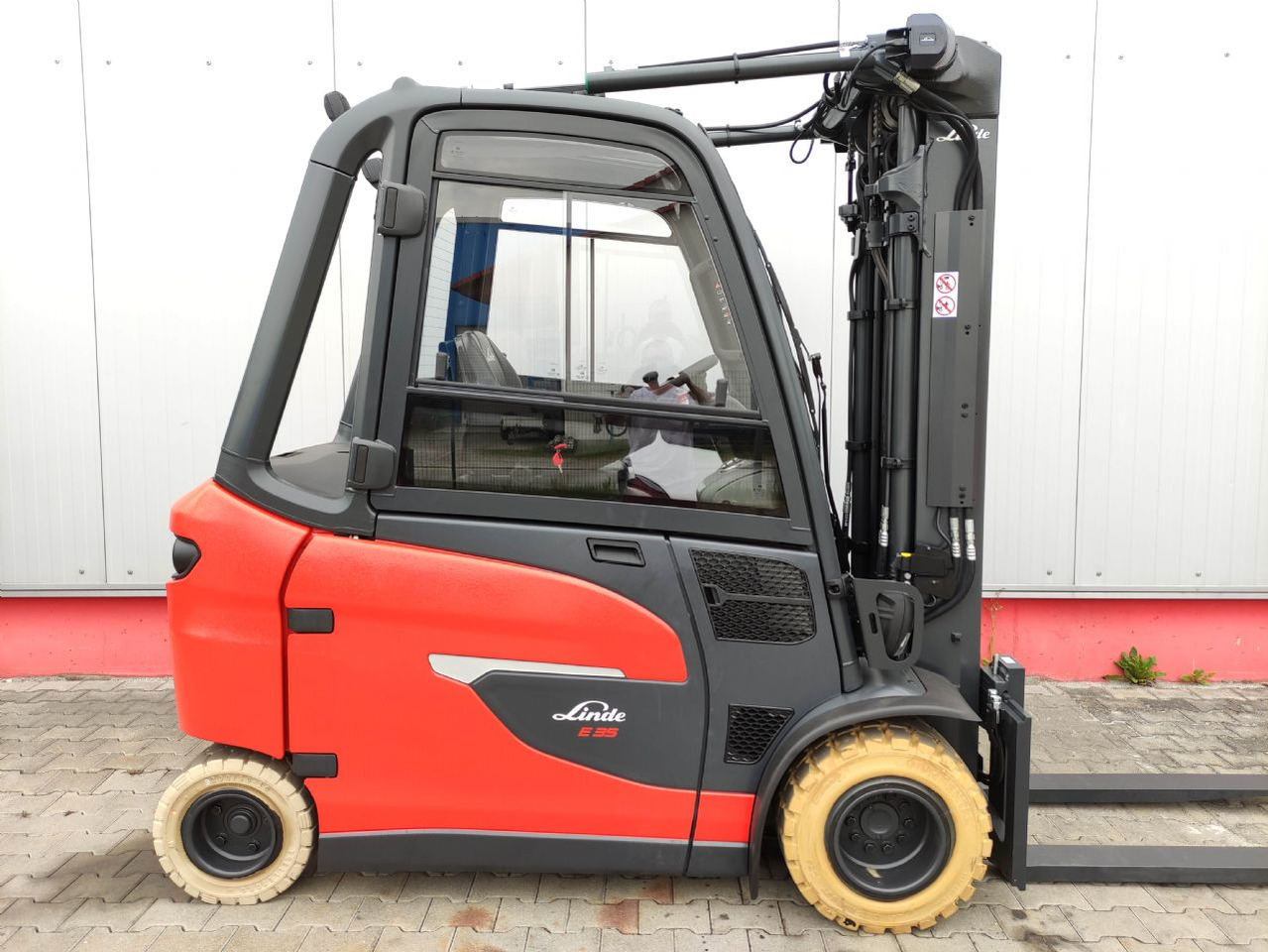 Linde E35HL-01-1252 *Batterie NEU* - Elektromos targonca: 2 kép. Linde E35HL-01-1252 *Batterie NEU* - Elektromos targonca: 2 kép.