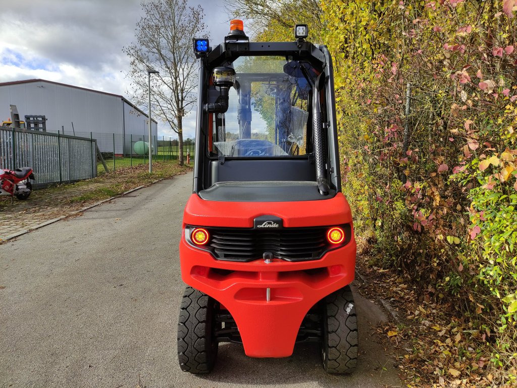 Linde H35D-01-120 - Dízel targonca: 4 kép. Linde H35D-01-120 - Dízel targonca: 4 kép.